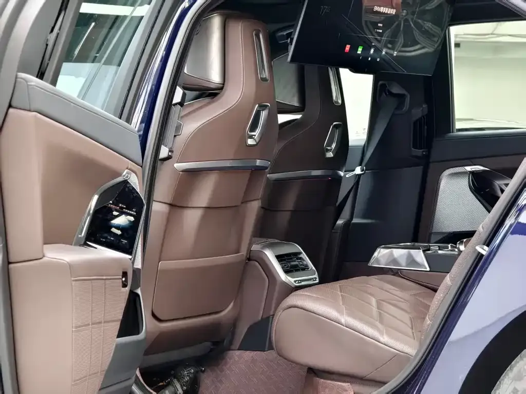 BMW 7 Series 2023 из CN, фото 7