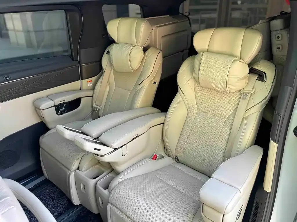 Toyota Vellfire — фото 10