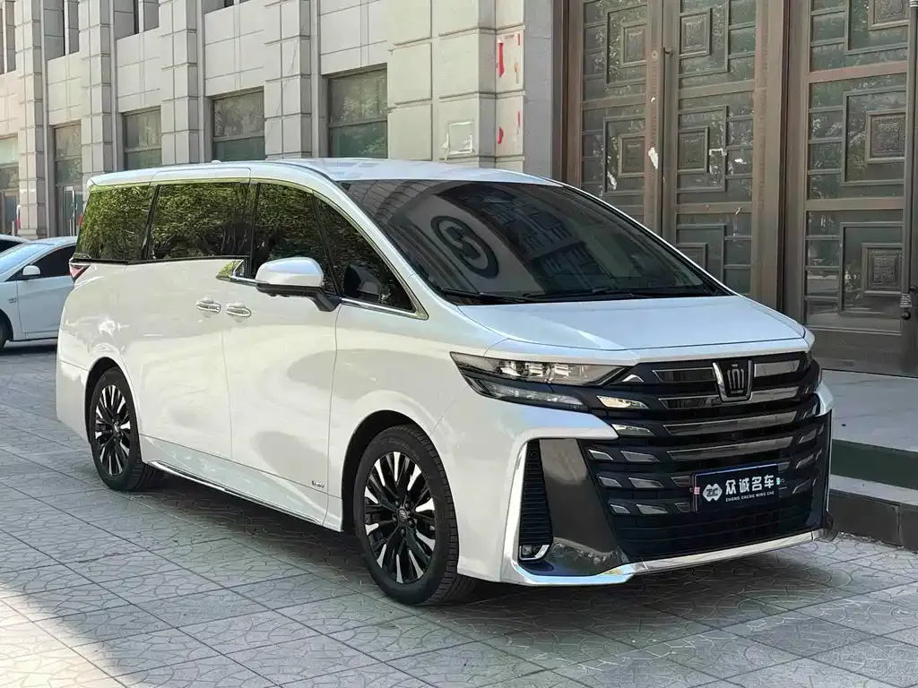 Toyota Vellfire — фото 7