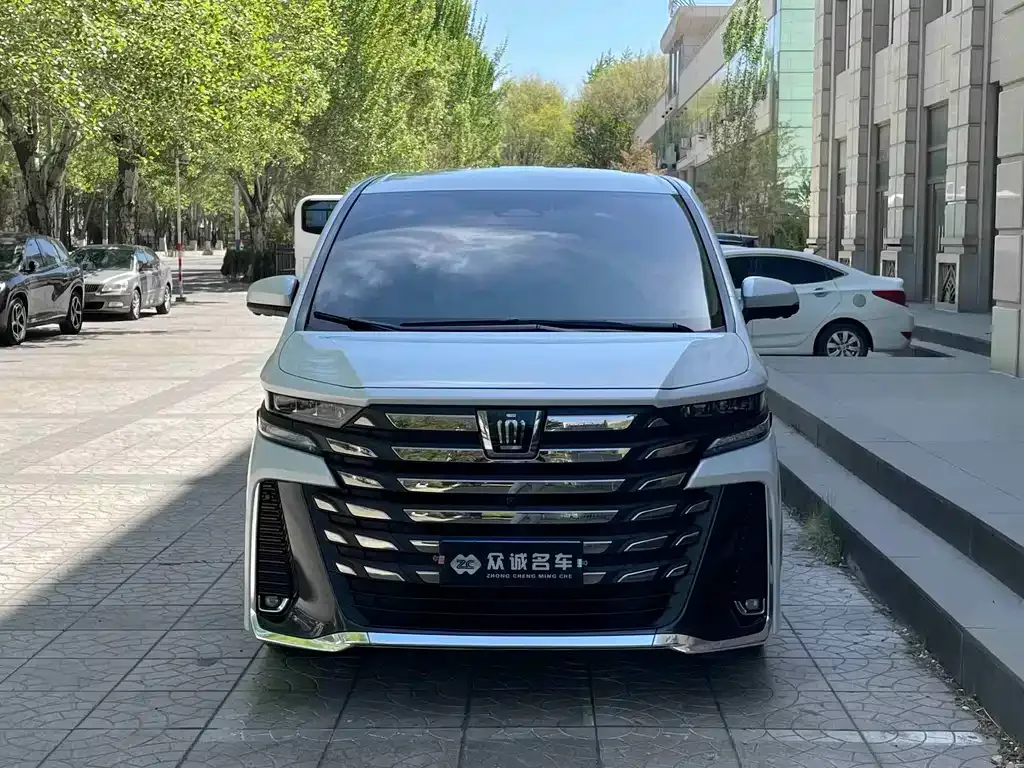 Toyota Vellfire — фото 3