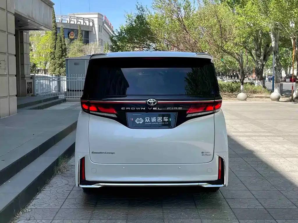 Toyota Vellfire — фото 9