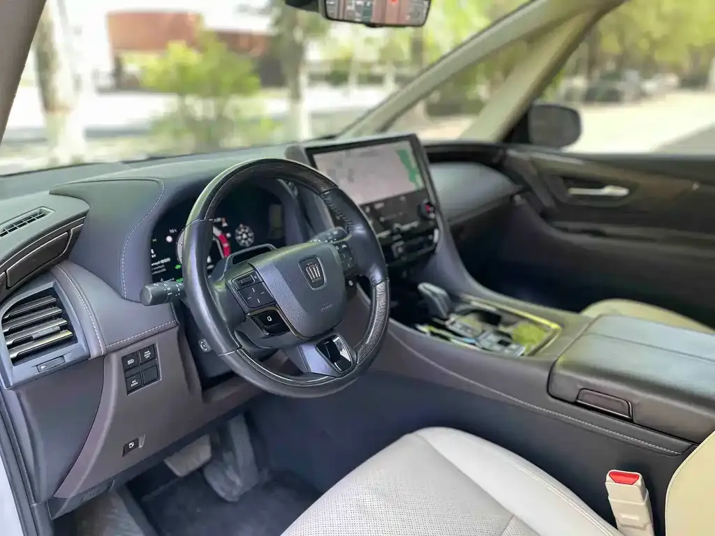 Toyota Vellfire — фото 8