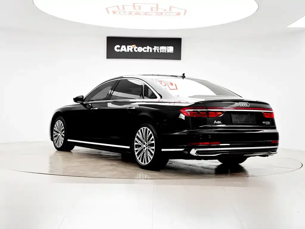 Audi A8 — фото 6