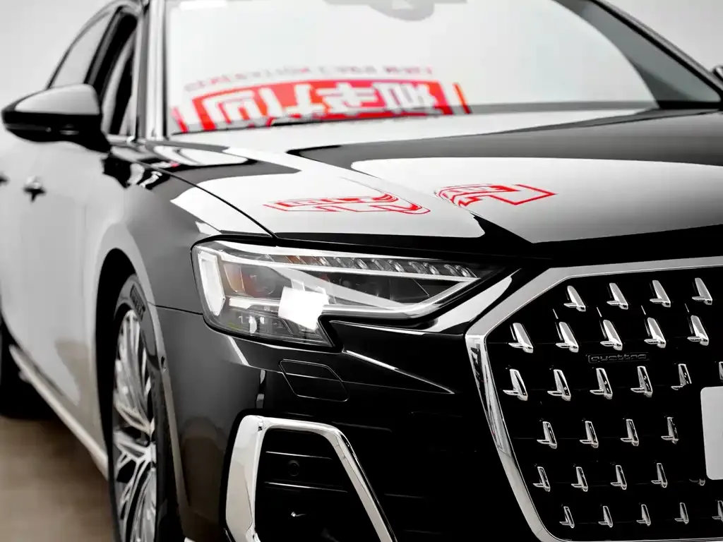 Audi A8 — фото 10