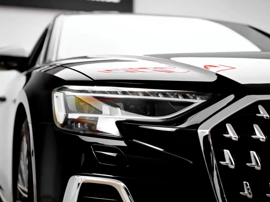 Audi A8 — фото 8
