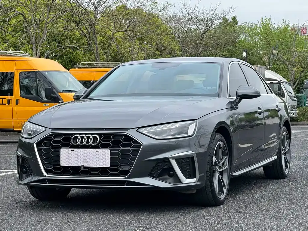 Audi A4L 2021 из CN, фото 1