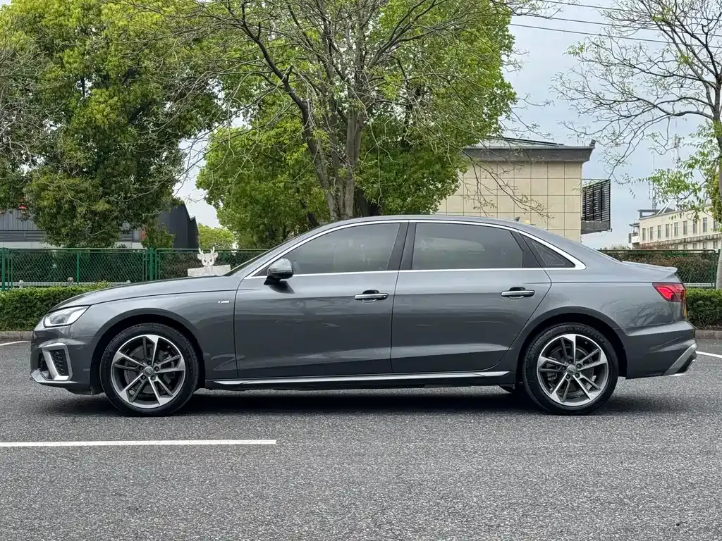 Audi A4L 2021 из CN, фото 7