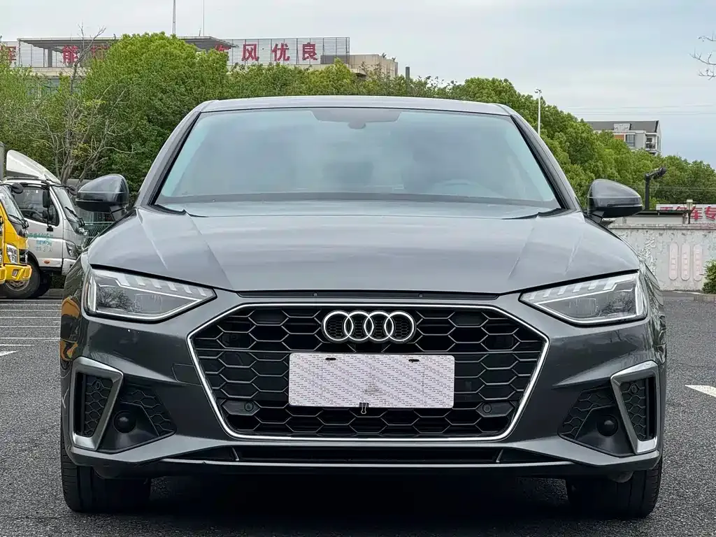 Audi A4L 2021 из CN, фото 3