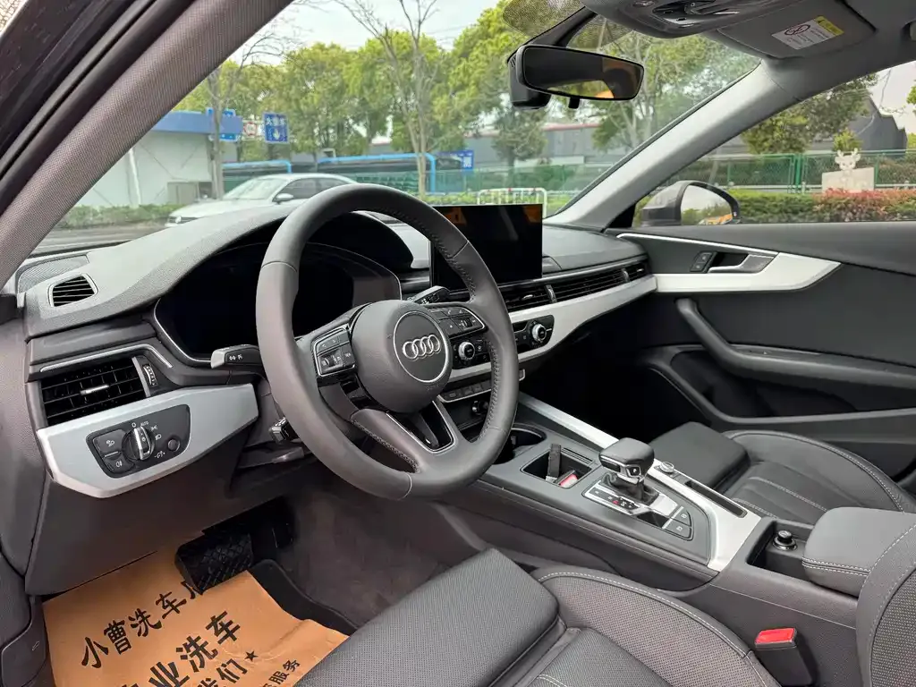 Audi A4L 2021 из CN, фото 8