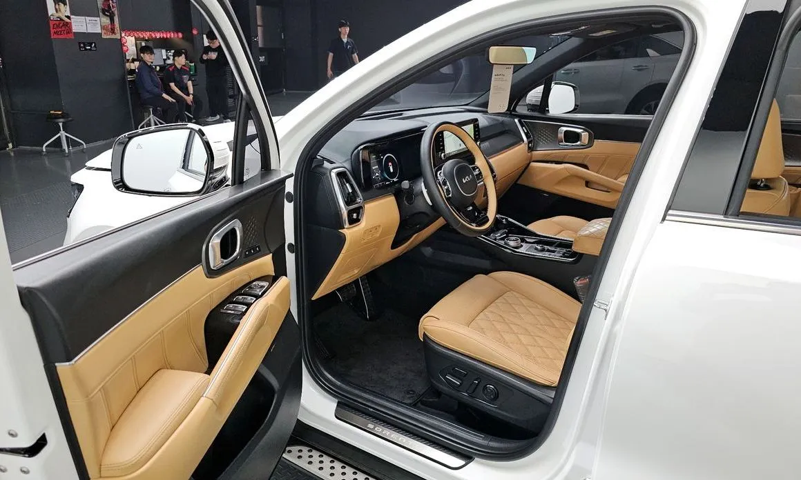 Kia Sorento — фото 9