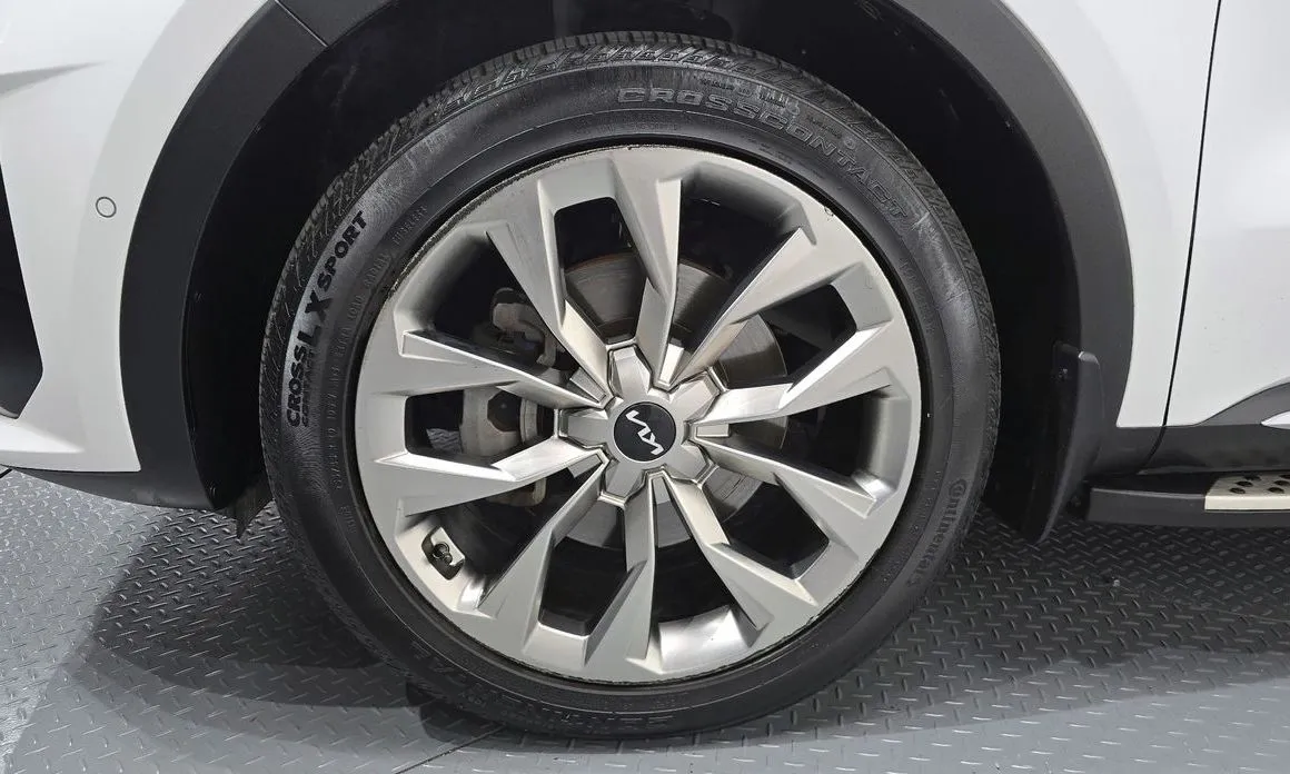Kia Sorento — фото 7