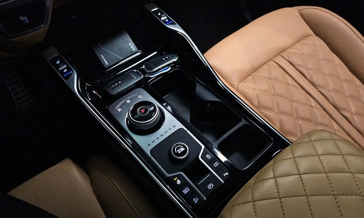 Kia Sorento — фото 8