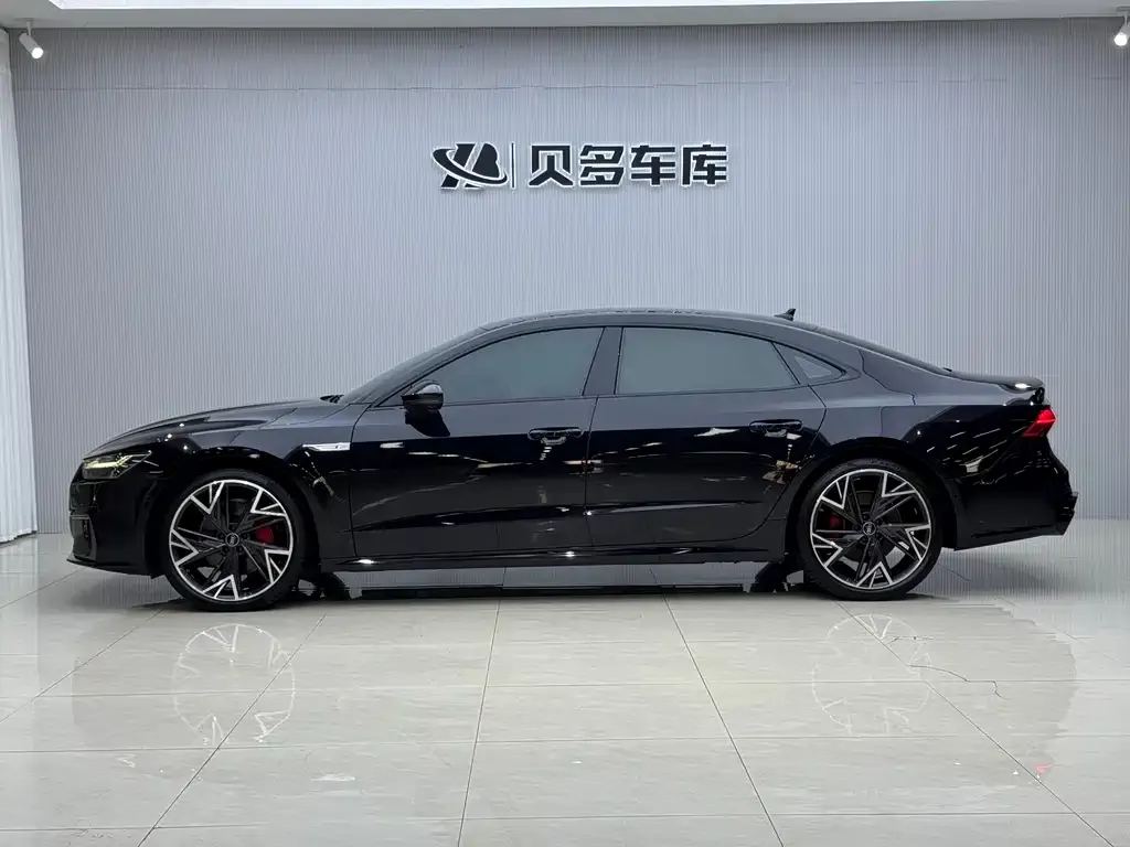 Audi A7L — фото 6