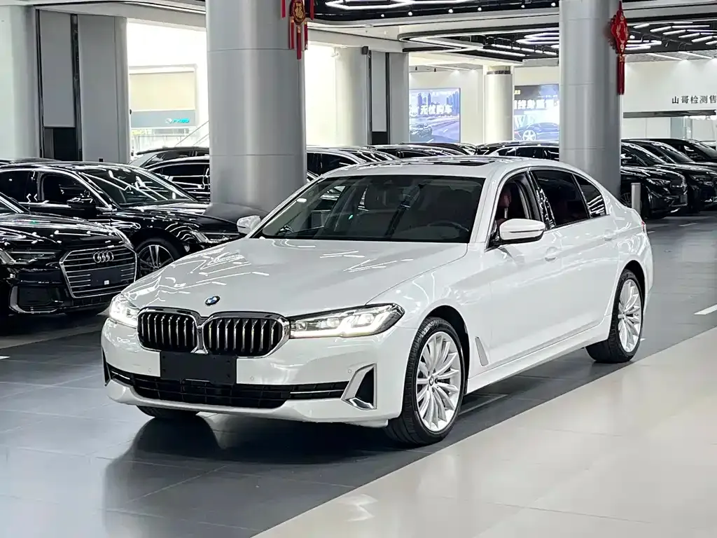 BMW 5 Series — фото 1