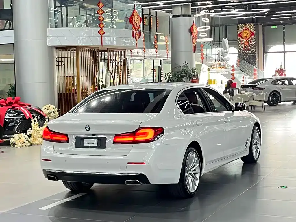 BMW 5 Series — фото 2