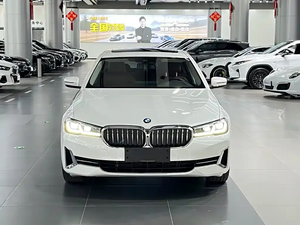 BMW 5 Series — фото 7