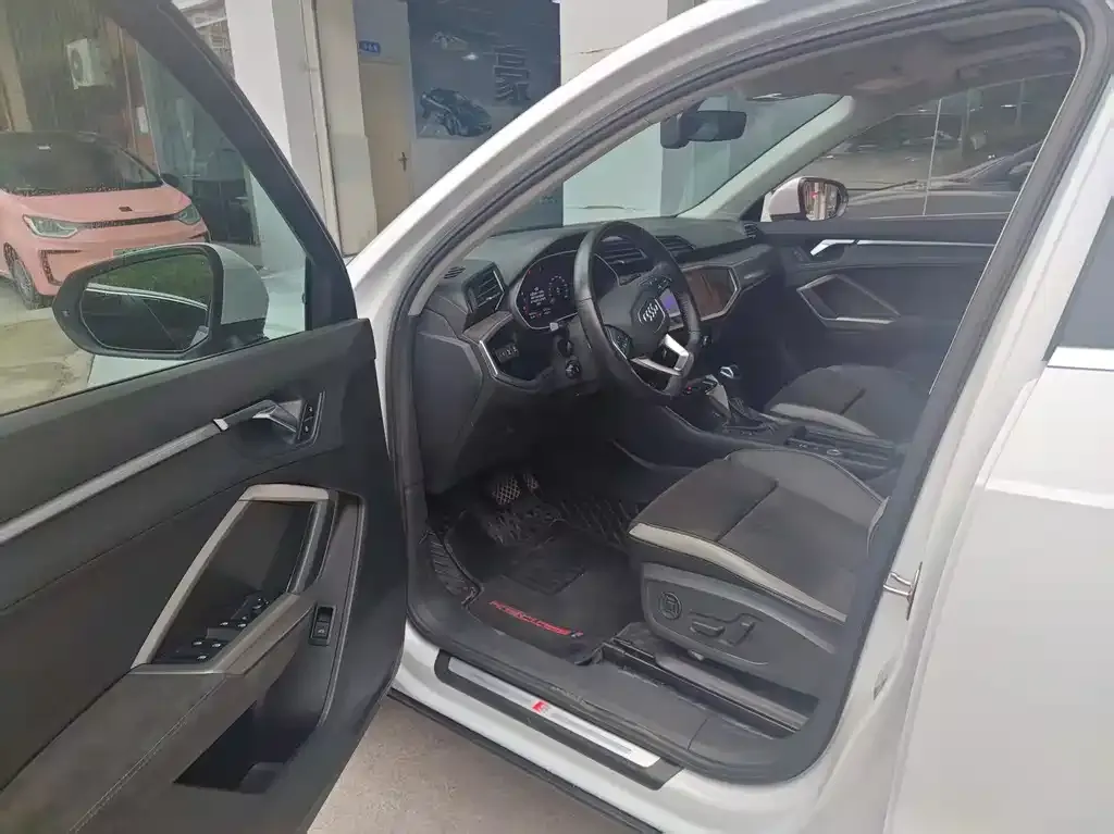 Audi Q3 2021 из CN, фото 3