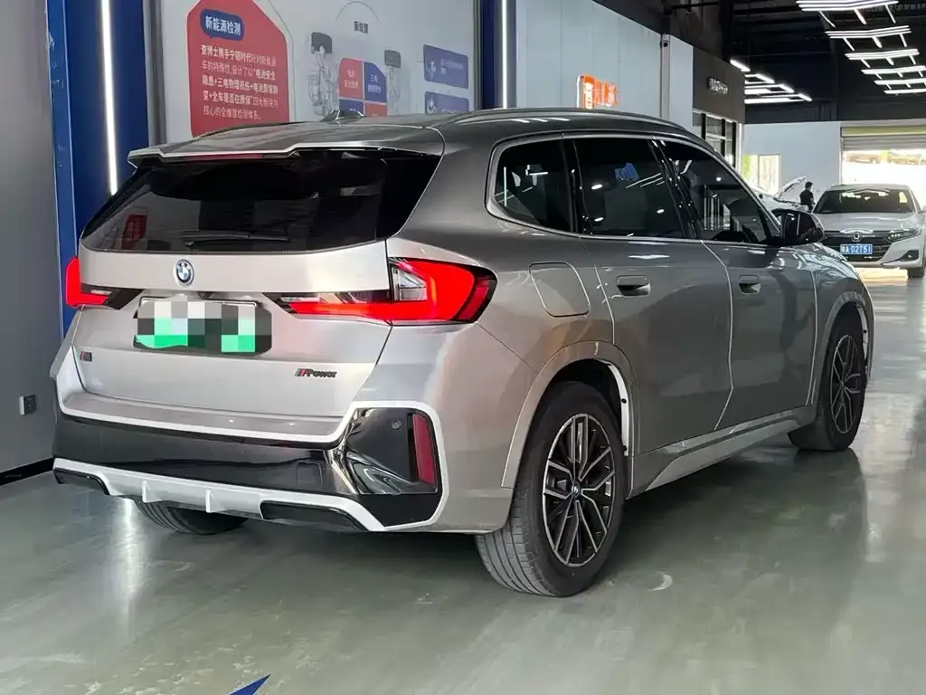 BMW iX1 2024 из CN, фото 6