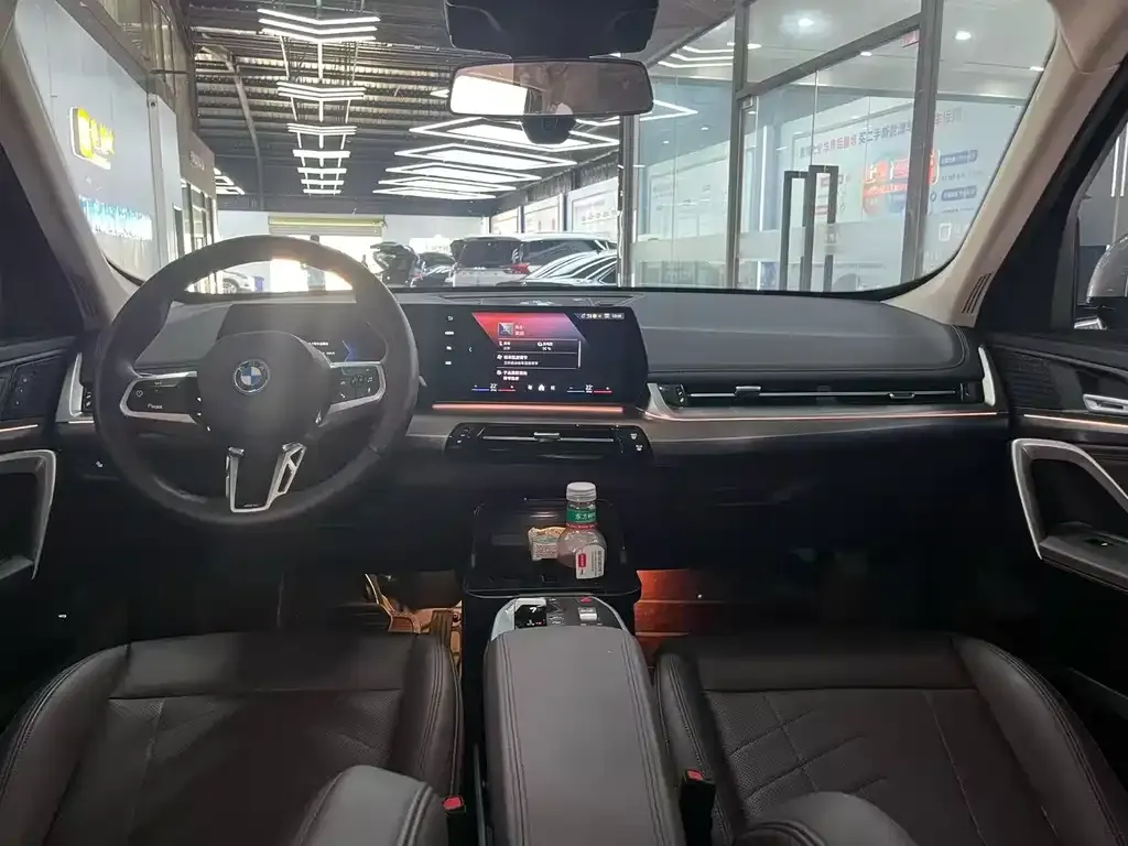 BMW iX1 2024 из CN, фото 4