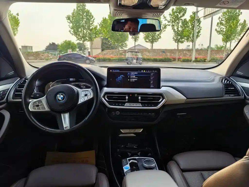 BMW iX3 2024 из CN, фото 2