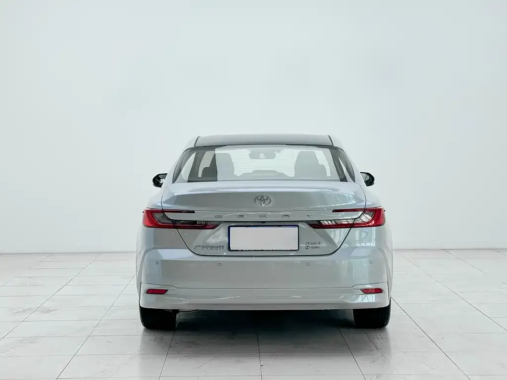 Toyota Camry 2024 из CN, фото 2