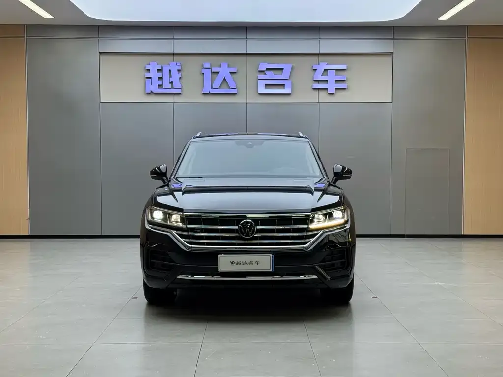 Volkswagen Touareg — фото 8