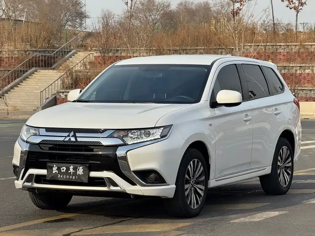 Mitsubishi Outlander — фото 6