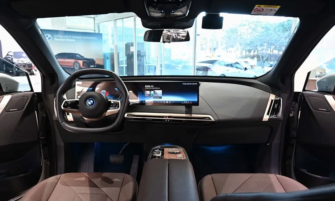 BMW iX 2025 из KR, фото 9