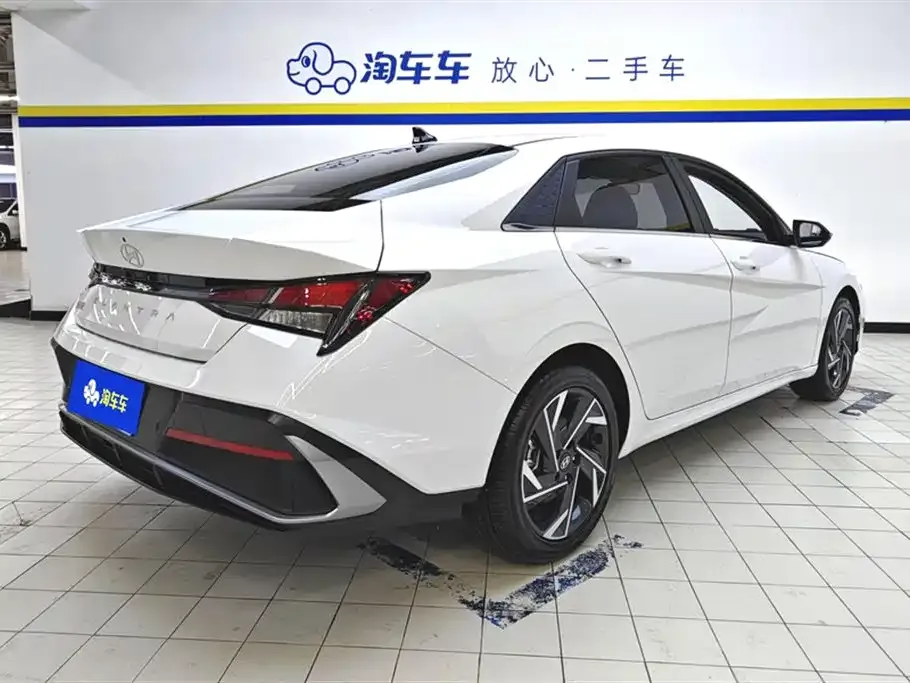 Hyundai Elantra — фото 9