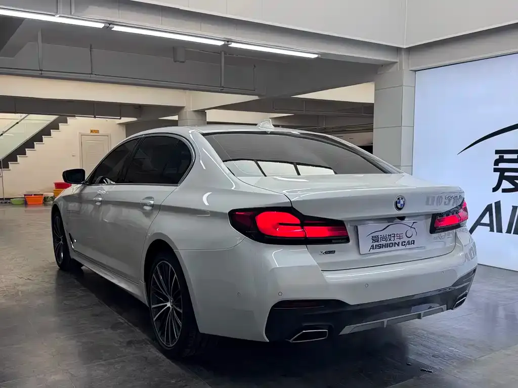 BMW 5 Series — фото 3