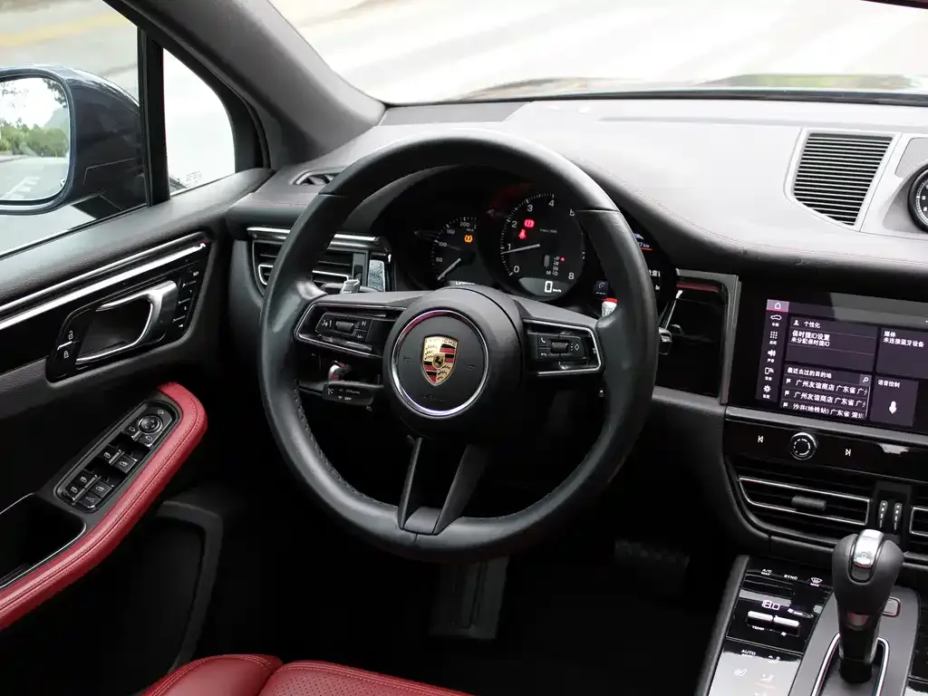 Porsche Macan — фото 10