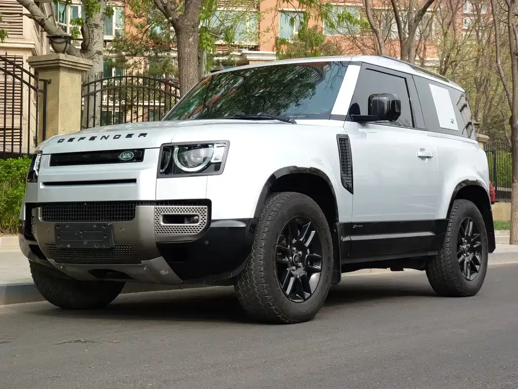 Land Rover Defender — фото 1