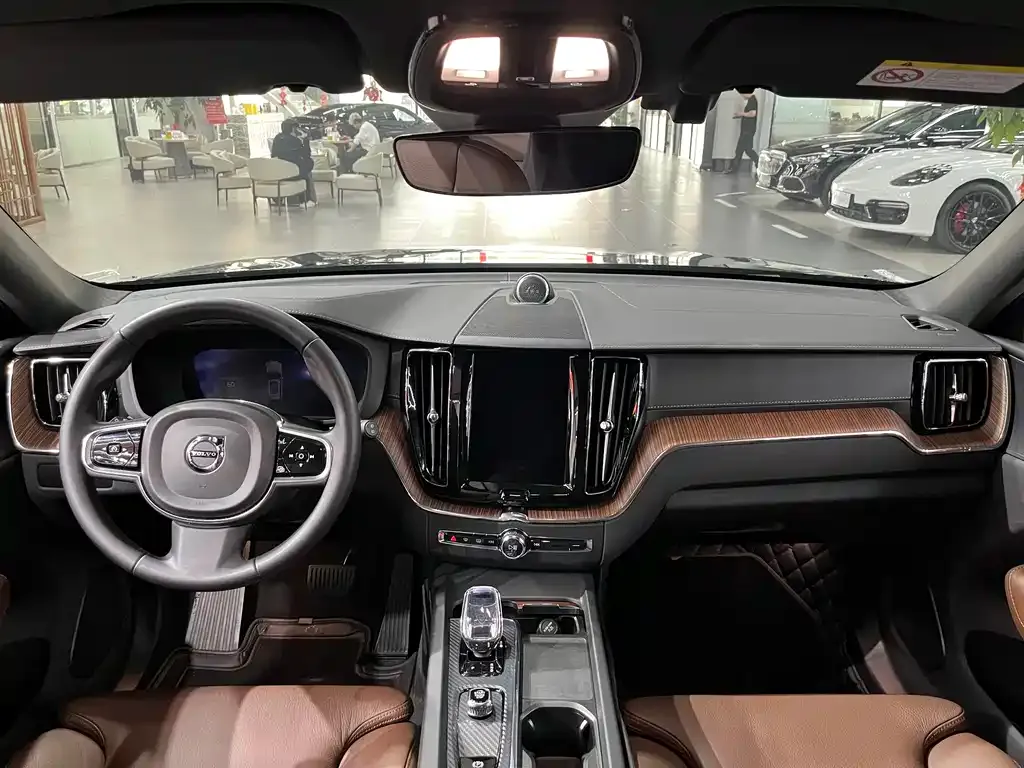 Volvo XC60 2024 из CN, фото 5