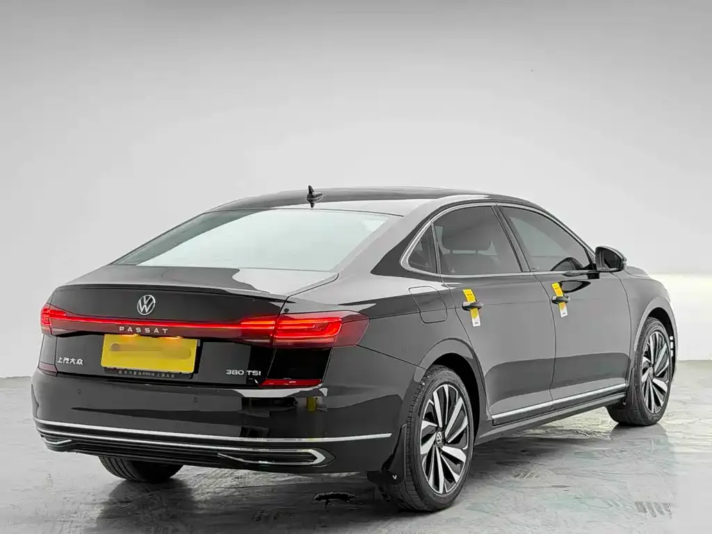 Volkswagen Passat — фото 10
