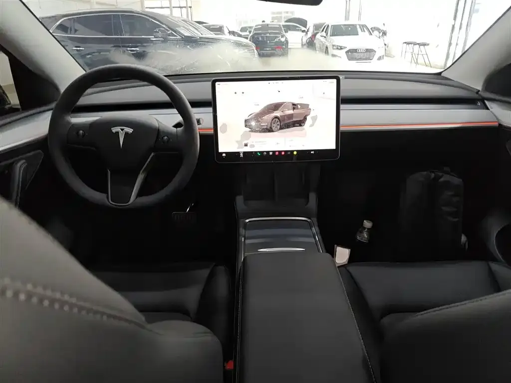 Tesla Model Y — фото 4