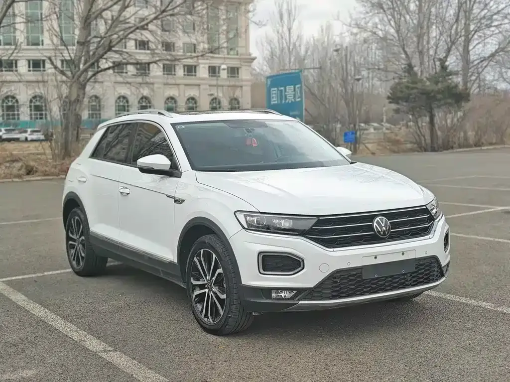 Volkswagen T-Roc — фото 1