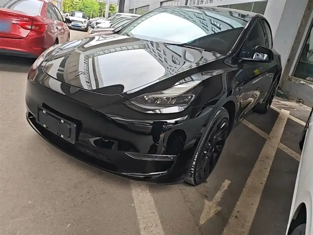 Tesla Model Y — фото 9