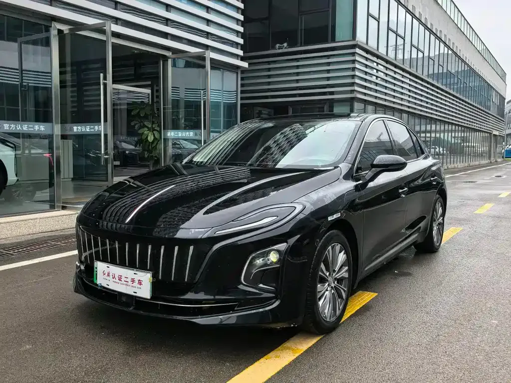 Hongqi E-QM5 — фото 1