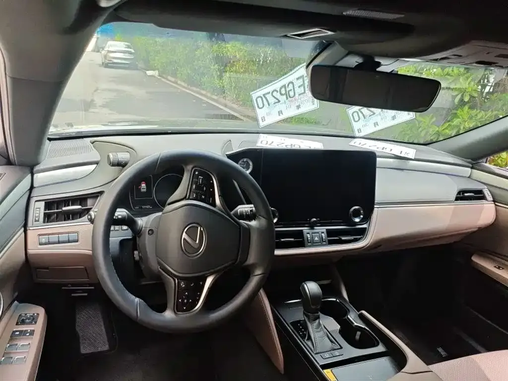 Lexus ES 2025 из CN, фото 3