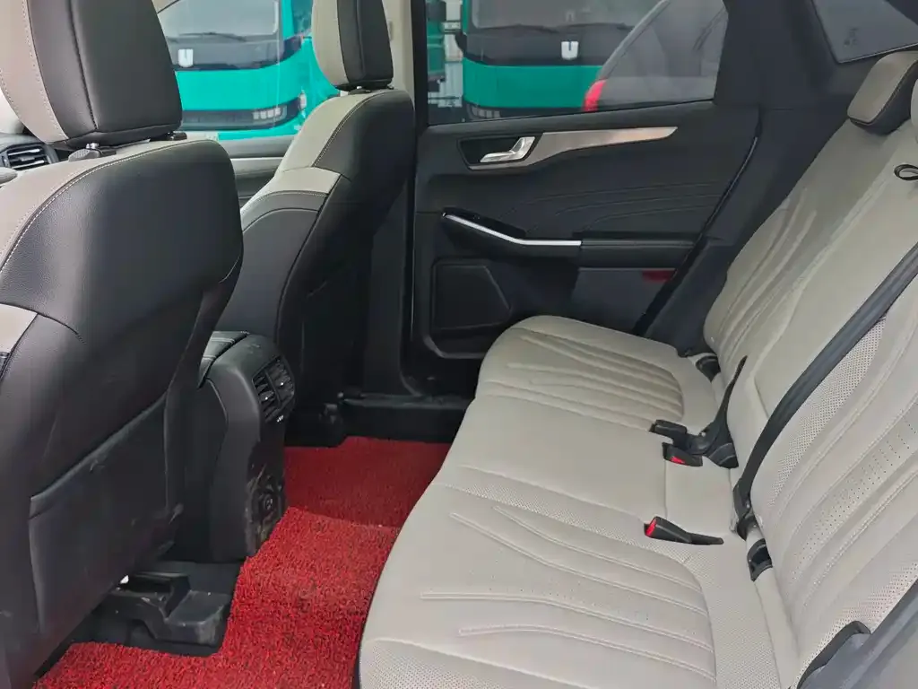 Ford Escape 2021 из CN, фото 2