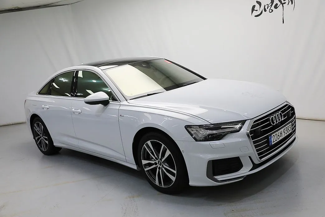 Audi A6 — фото 1
