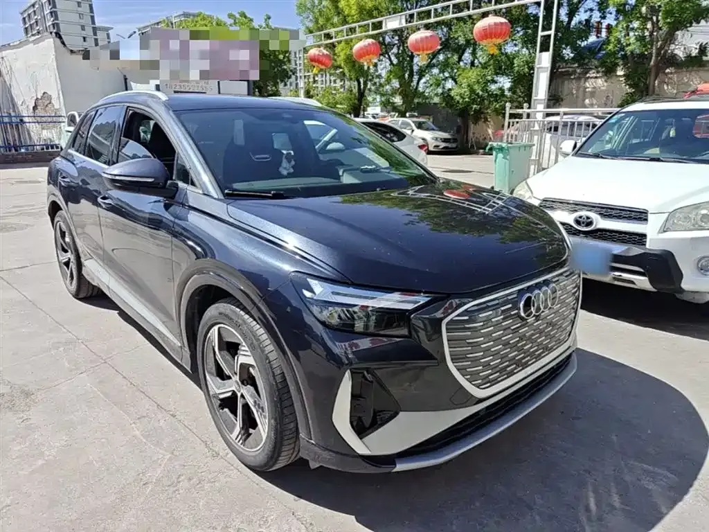 Audi Q4 e-tron — фото 4