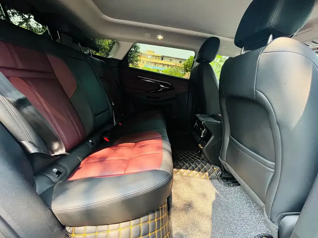 Land Rover Evoque PHEV 2023 из CN, фото 3