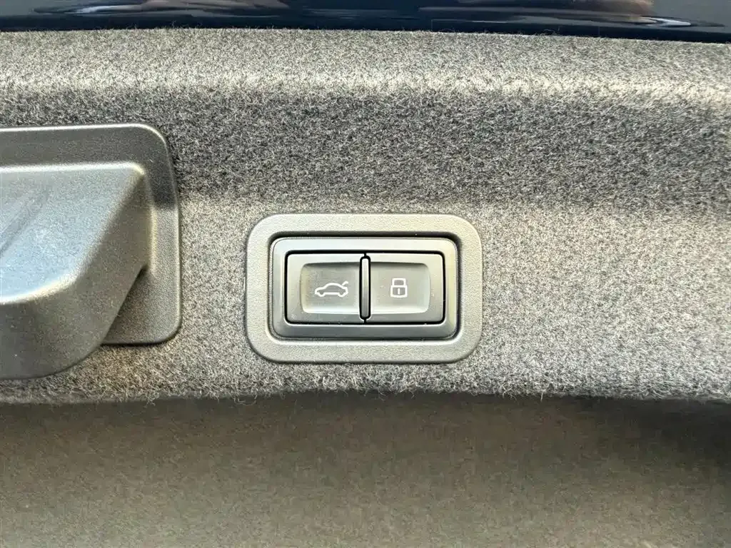 Audi A6L 2023 из CN, фото 10