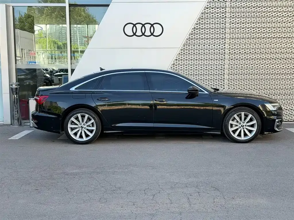 Audi A6L 2023 из CN, фото 6