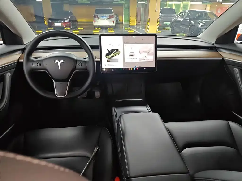 Tesla Model 3 — фото 7