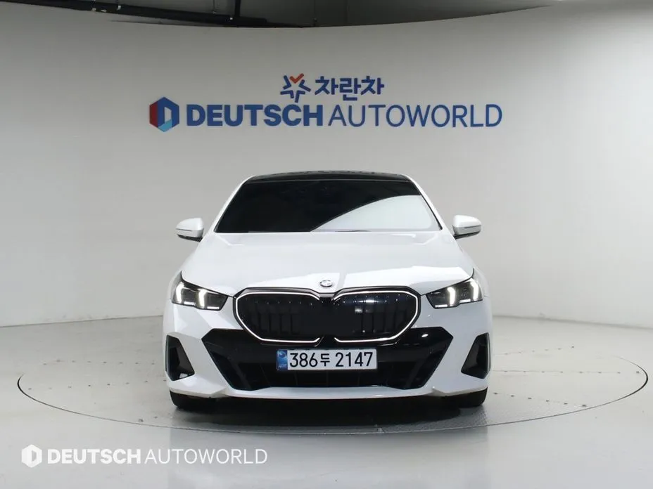 BMW 5-Series 2024 из KR, фото 1