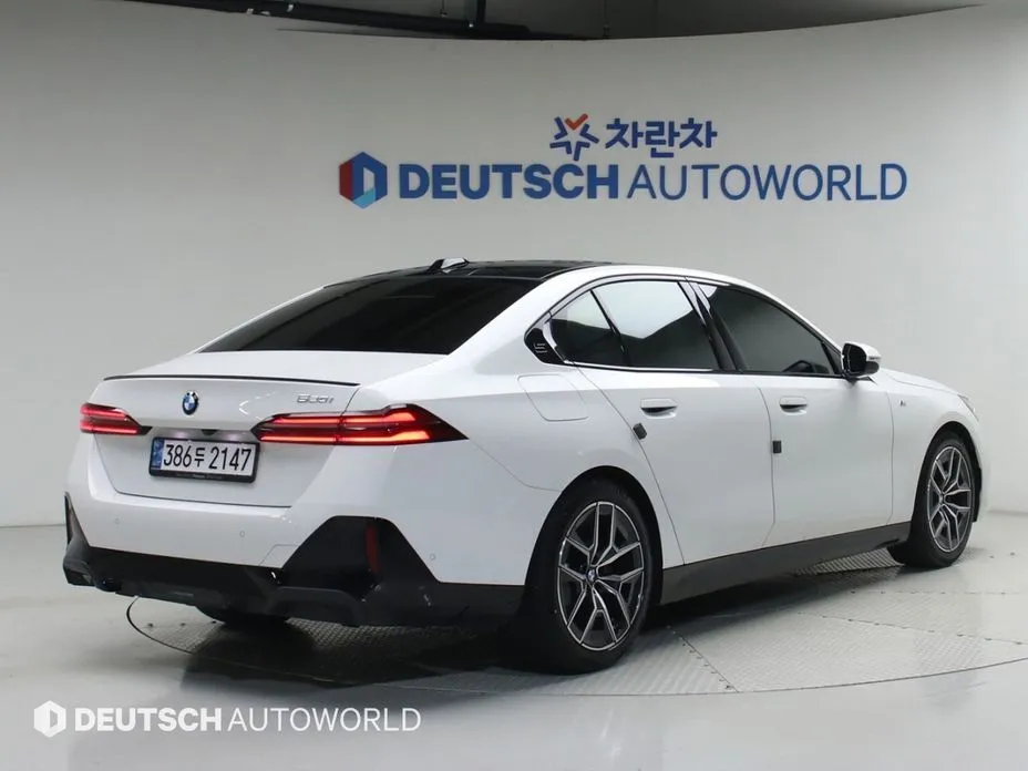 BMW 5-Series 2024 из KR, фото 10
