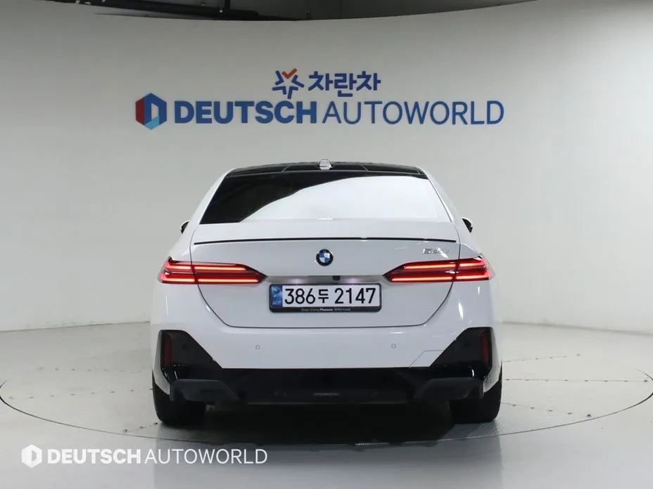 BMW 5-Series 2024 из KR, фото 2