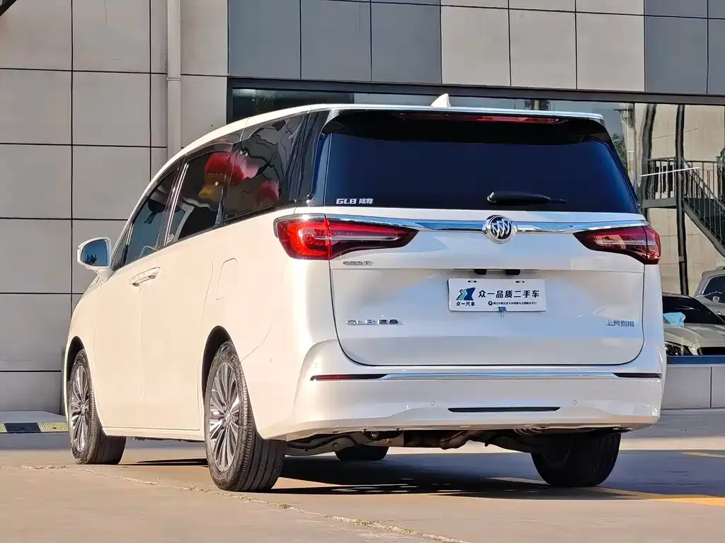 Buick GL8 — фото 9